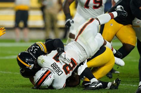 Browns star running back Nick Chubb carted off with serious left knee injury vs. Steelers